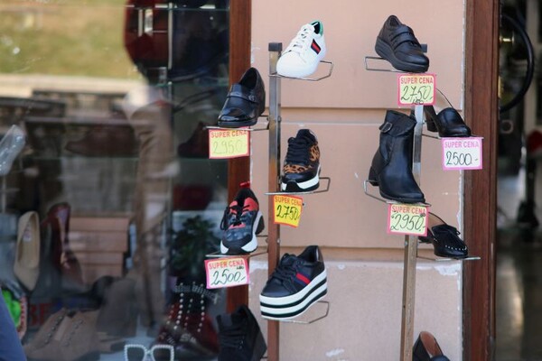ISTRAŽUJEMO: Gde u NS mogu da se kupe jeftine jesenje cipele i patike