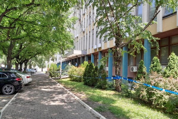 Tužilaštvo o noćašnjem krvavom obračunu u Petrovaradinu: Teško ubistvo u pokušaju Tužilaštvo o noćašnjem krvavom obračunu u Petrovaradinu: Teško ubistvo u pokušaju