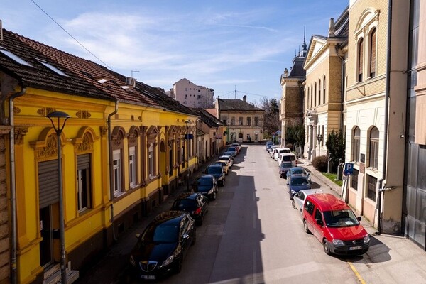 FOTO i VIDEO: Prodaje se izvanredna kuća u srcu Novog Sada