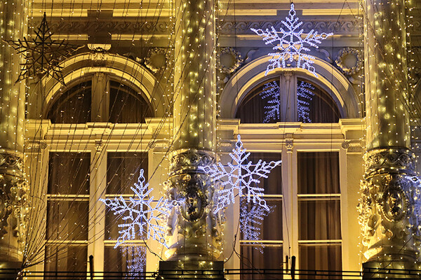 Gradonačelnik Novog Sada čestitao božićne praznike