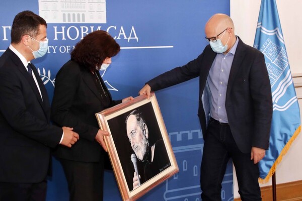 FOTO: Predsednik slovenačke opštine Lendava poklonio gradonačelniku portret Đorđa Balaševića