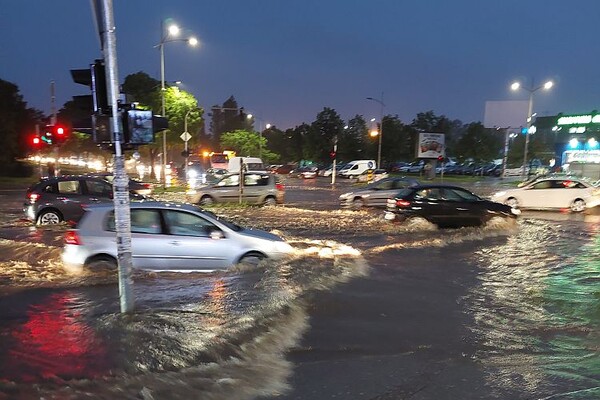 FOTO i VIDEO: Jaka kiša u Novom Sadu, mnoge ulice pod vodom