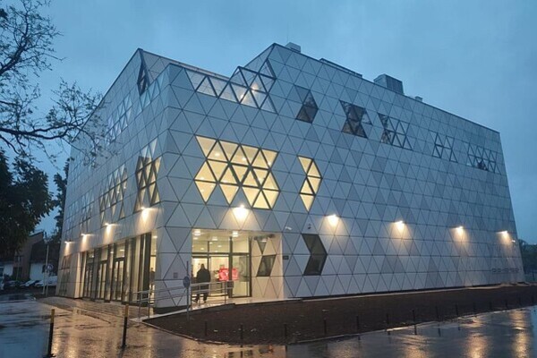 SKCNS otvara vrata za studente: U "Fabrici" osveženje i odmor, u novoj zgradi noćenje