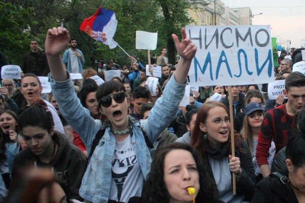 FOTO: Mirno protekao treći dan studentskih protesta u Novom Sadu