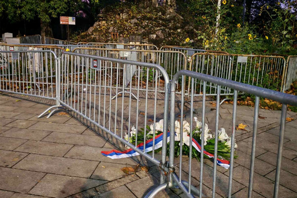 Novosađanima iz jednog Zbora nije dozvoljeno da polože venac na Osmatračnicu u Pionirskom parku