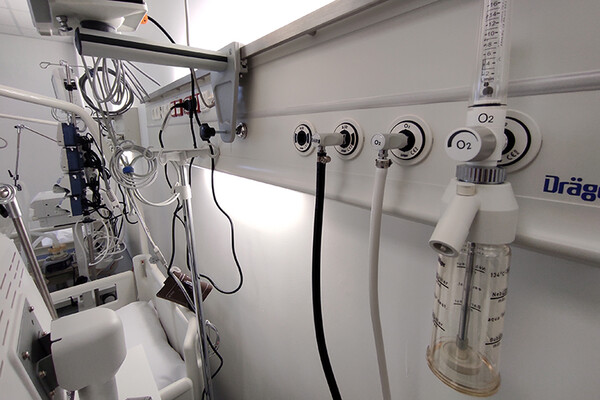 U kovid bolnici na Mišeluku povećan broj pacijenata koji dišu uz pomoć respiratora