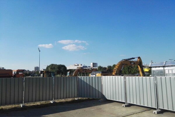FOTO: Počeli radovi na izgradnji novog tržnog centra pored SPENS-a