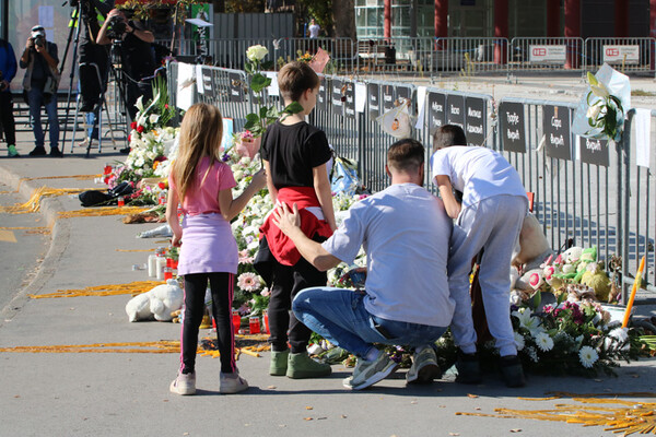 Šok zadruga: Raspisivanje konkursa za dizajn spomenika stradalima u padu nadstrešnice u ovom trenutku nije primereno
