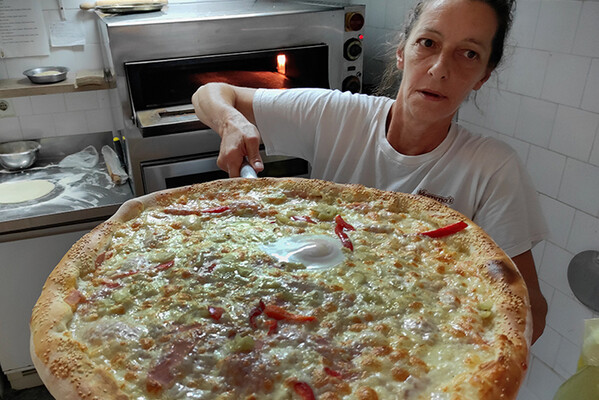 NOVO MESTO U GRADU: U porodičnoj piceriji “Mama's“ hranu pripremaju majka i četiri ćerke (FOTO)