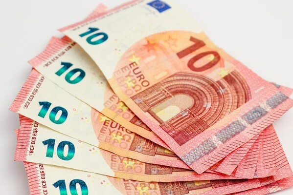 Penzioneri sutra dobijaju po 5.900 dinara pomoći od države