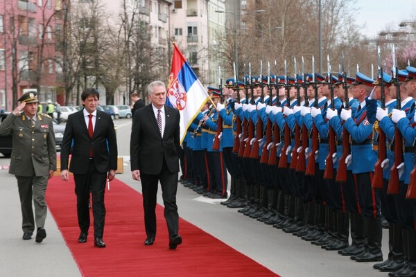 Red Carpet i garda za predsednika na keju