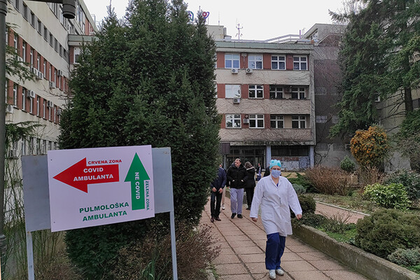 CINS: Odnos vakcinisanih i nevakcinisanih među hospitalizovanim i preminulim u Srbiji