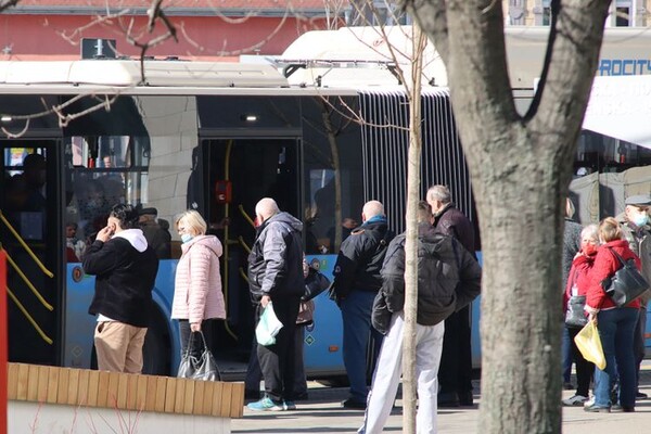 Traži se firma koja će angažovati radnike da broje i kontrolišu putnike u gradskim autobusima Traži se firma koja će angažovati radnike da broje i kontrolišu putnike u gradskim autobusima