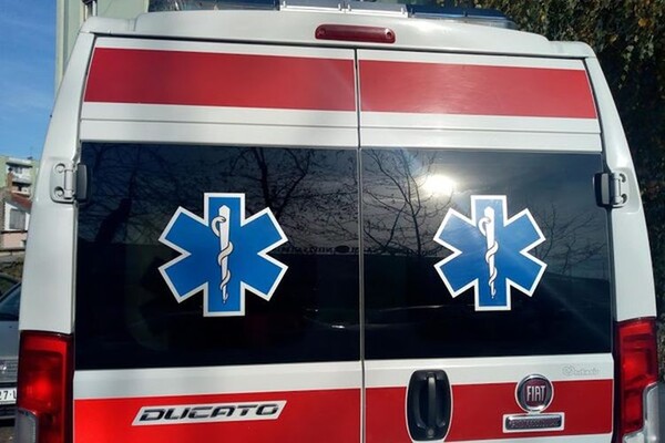 Automobil novosadskih tablica podleteo pod kamion kod Čačka, jedna osoba poginula, tri povređene