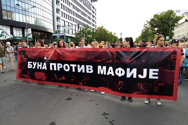 "BUNA PROTIV MAFIJE": Na protestu Novosađani, ali i građani iz cele Srbije, zatraženo raspisivanje referenduma (FOTO i VIDEO)