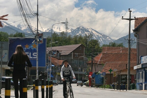 Novosađani u poseti Štrpcu: Na Kosovu i Metohiji ekonomija stvara suživot (FOTO)