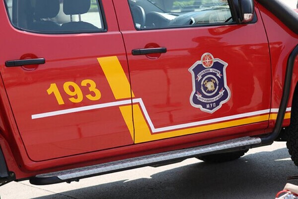 U protekloj noći goreli automobili na Novom naselju, na Limanu oštećeno više vozila (FOTO)