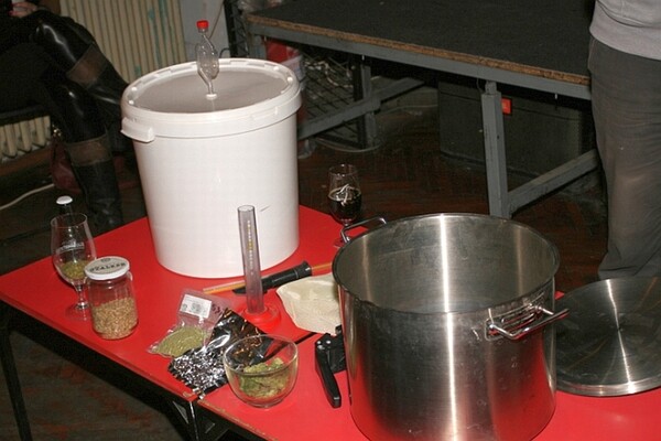 Uradi sam: Kućno pivarstvo sve omiljenije među Novosađanima (FOTO)