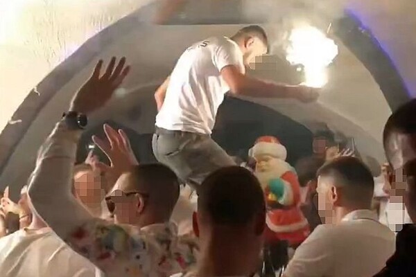 Objavljen snimak korona žurke u NS, svi u klubu bez maski, upalili i vatru