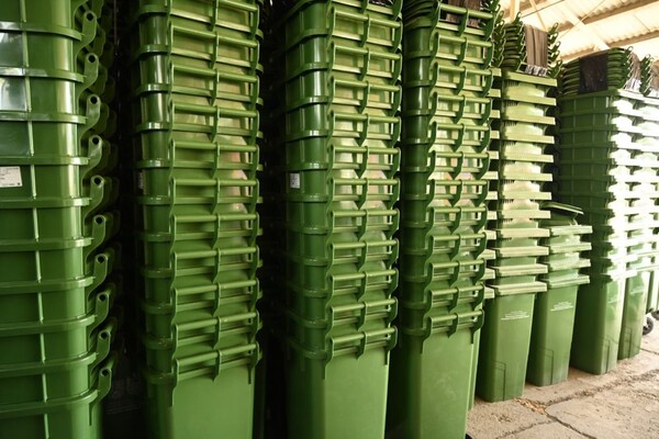 Počela podela besplatnih kanti za komunalni otpad u Beočinu Počela podela besplatnih kanti za komunalni otpad u Beočinu