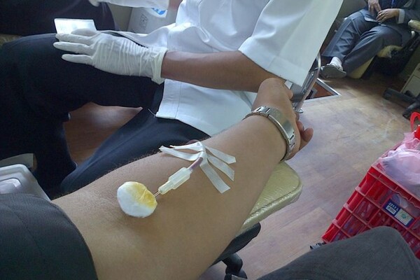 DAR ZA DAR: Paketići za decu dobrovoljnih davalaca krvi u sredu u Zavodu za transfuziju