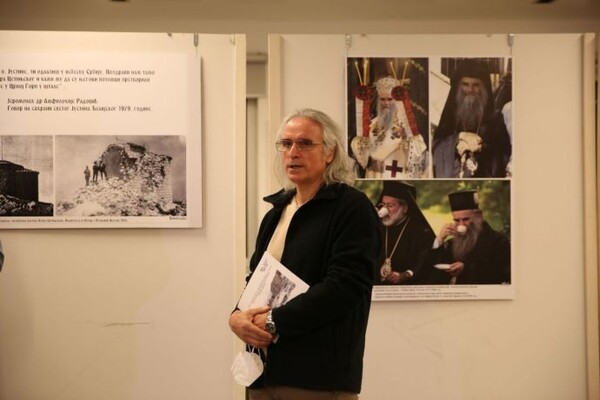 FOTO: U KCNS otvorena izložba fotografija posvećena Amfilohiju Radoviću