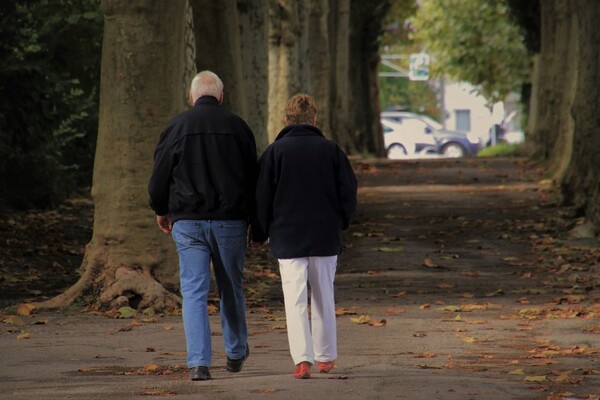 Penzionerima će biti dozvoljen izlazak u šetnju tri puta nedeljno po pola sata