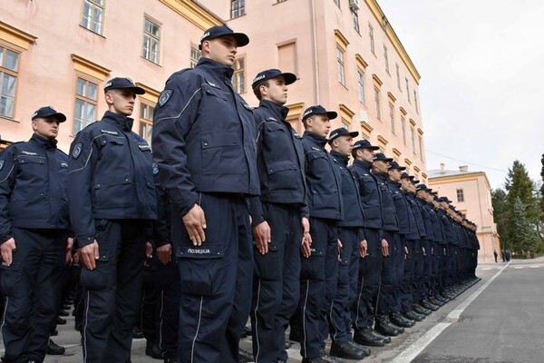 Stefanović: Policija svojim ponašanjem treba da ulije poverenje (FOTO)