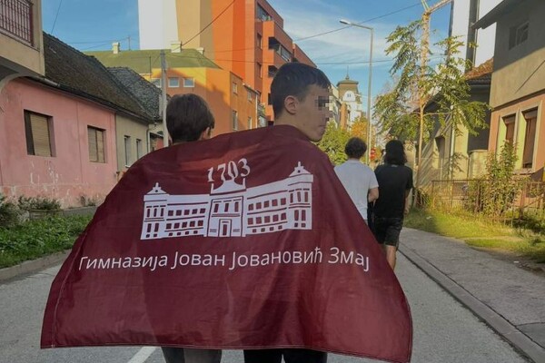 Roditelji Jovinih đaka: Posle "ličnog saopštenja", direktor nije viđen u školi, u utorak – štrajk i skup podrške profesorima Roditelji Jovinih đaka: Posle "ličnog saopštenja", direktor nije viđen u školi, u utorak – štrajk i skup podrške profesorima