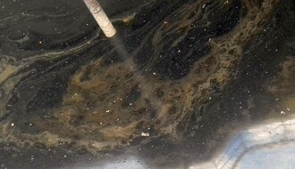 RUMENKA: U kanalizaciju ispuštena zagađena tečnost (FOTO)
