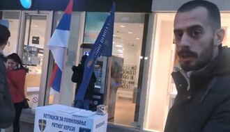 Aktivisti oštetili štand na kom se skupljaju potpisi za oslobađanje Zvezdana Jovanovića