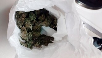 Novosađanin uhapšen zbog više od 4 kilograma marihuane (FOTO)