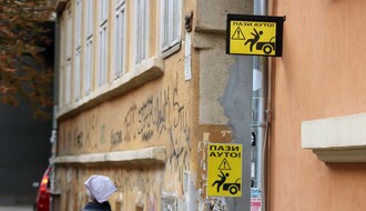 "PAZI, AUTO!": Znakovi upozorenja za pešake ipak po ličnoj inicijativi