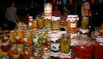 Jubilarni "Novosadski noćni bazar" u petak na Ribljoj pijaci