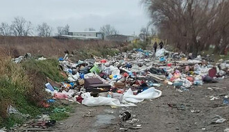 "Bravo!" zahteva hitno čišćenje najveće divlje deponije u Novom Sadu (FOTO)