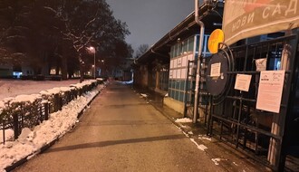 Zimska služba "Tržnice" uklanja sneg na svim novosadskim pijacama (FOTO)