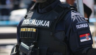 Glumeći policajca Novosađanki rekao da je na njenoj adresi postavljena bomba