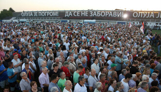 FOTO: Na stadionu u Veterniku obeležen Dan sećanja na žrtve "Oluje"
