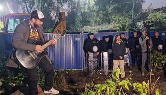 FOTO i VIDEO: Kordon party na Šodrošu – Novosađani pevali od muke