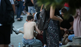 HITNA POMOĆ: Povređeno šestoro učesnika protesta u Novom Sadu