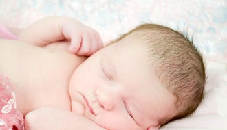 MATIČNA KNJIGA ROĐENIH: U Novom Sadu upisano 86 beba