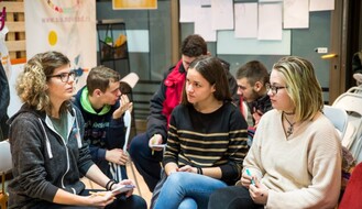 FOTO: Novosadski srednjoškolci i studenti progovorili o problemima koji ih tište