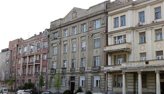KOMŠILUK ZA PRIMER: Novosadska zgrada koja se bori protiv bele kuge (FOTO)