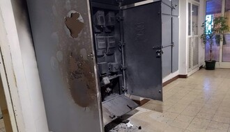 FOTO: Požar na Bulevaru oslobođenja, izbegnuta tragedija