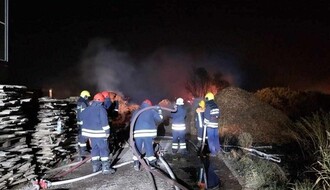 FOTO i VIDEO: Lokalizovan veliki požar u Futogu, nekoliko vatrogasaca zbrinuto na licu mesta