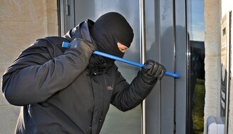MUP: Novosađanin s poternice uhapšen zbog pokušaja krađe u Beočinu