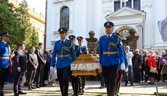 FOTO, VIDEO: General Đorđe Stratimirović posle 113 godina sahranjen u Sremskim Karlovcima