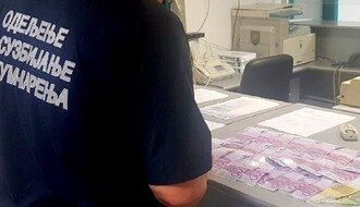 FOTO: Novosađanki na Horgošu zaplenjeni švajcarski franci