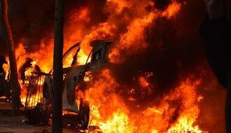 Izgoreo još jedan automobil u Novom Sadu (VIDEO)