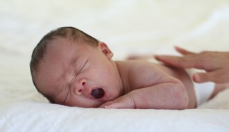 MATIČNA KNJIGA ROĐENIH: U Novom Sadu upisane 144 bebe